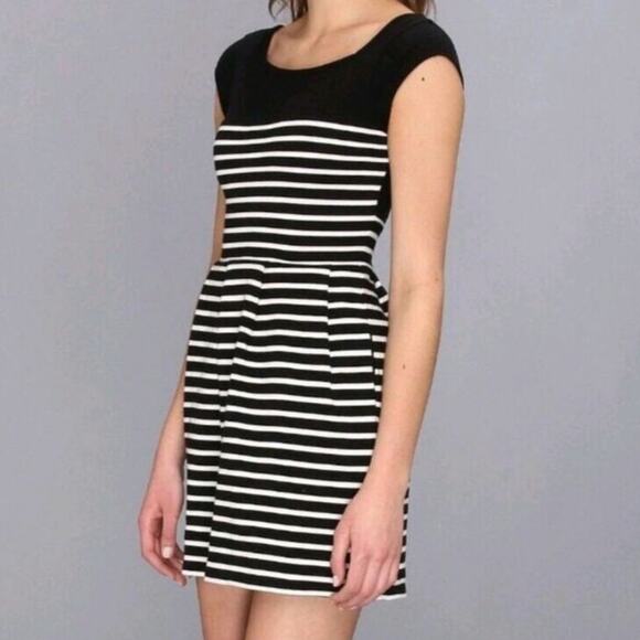 French Connection B&W Stripe Paris Chic Retro A-line Open Back Knit Dress 8 Twee - Picture 2 of 14